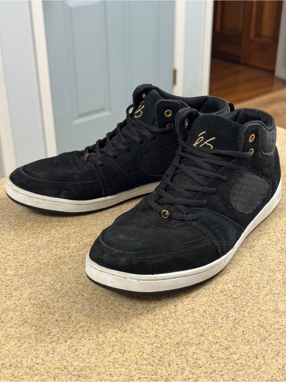 éS Men’s Accel Slim Mid Black Suede‎ Leather 10.5 Skateboarding Sneakers Shoes